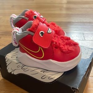 EUC Nike Team Hustle Red Monster Sneakers Sz 2C
